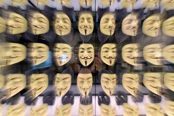 Attacco hacker contro Azzolina, Anonymous rivendica Attacco hacker contro Azzolina, Anonymous rivendica