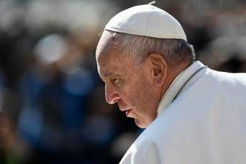 Papa: Bandire da faccia della Terra ogni abuso su minori Papa: Bandire da faccia della Terra ogni abuso su minori