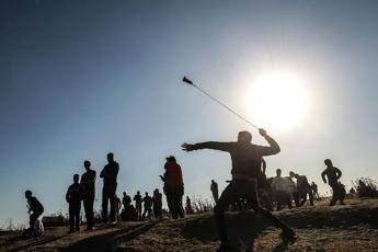 Israele riapre valichi al confine con Gaza Israele riapre valichi al confine con Gaza