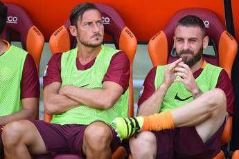 Torneremo grandi insieme, la dedica di Totti a De Rossi Torneremo grandi insieme, la dedica di Totti a De Rossi