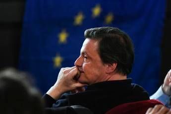 Calenda difende Renzi Calenda difende Renzi