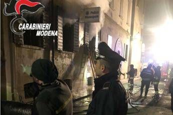 Rogo in sede vigili, 2 morti Rogo in sede vigili, 2 morti