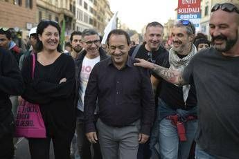 Mimmo Lucano torna a Riace Mimmo Lucano torna a Riace