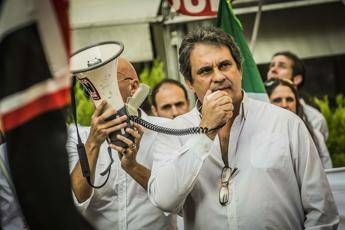 Addio Forza Nuova, Fiore: Confluiamo in Italia Libera, no mask con noi Addio Forza Nuova, Fiore: Confluiamo in Italia Libera, no mask con noi
