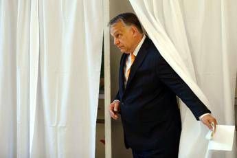 Orban stravince: Ora stop ai migranti Orban stravince: Ora stop ai migranti