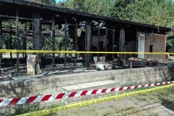 Roma, rogo distrugge centro anziani Roma, rogo distrugge centro anziani