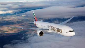Emirates, via la plastica dai voli Emirates, via la plastica dai voli
