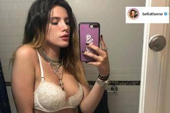 Bella Thorne ricattata pubblica foto hot Bella Thorne ricattata pubblica foto hot