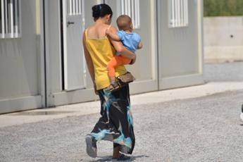 Richiesta etnia ai nomadi, bufera sulla scuola Richiesta etnia ai nomadi, bufera sulla scuola