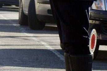 Fa manovra in posteggio supermarket e uccide 82enne Fa manovra in posteggio supermarket e uccide 82enne