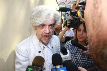 Legale di Morgan: Suoi beni tolti da casa e trattati come ciarpame Legale di Morgan: Suoi beni tolti da casa e trattati come ciarpame