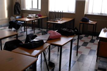 Scuola, la denuncia: Classe in quarantena, Asl e referenti Covid fantasmi