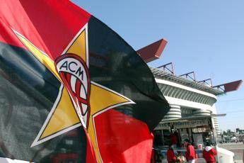 Conti in rosso per il Milan, tifosi preoccupati Conti in rosso per il Milan, tifosi preoccupati