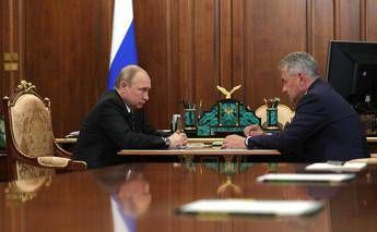 Tragedia sottomarino, Putin vede Shoigu prima di partire per Roma Tragedia sottomarino, Putin vede Shoigu prima di partire per Roma