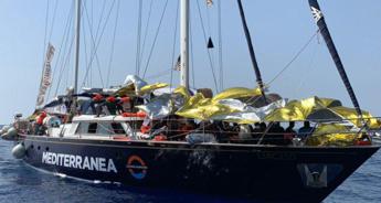 Condizioni a bordo non consentono viaggio fino a Malta