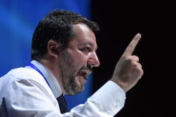 Salvini: Se verbali Cts sono veri, Conte dovrebbe essere arrestato