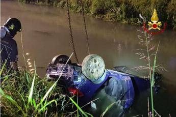 Auto in un canale, morti quattro ragazzi