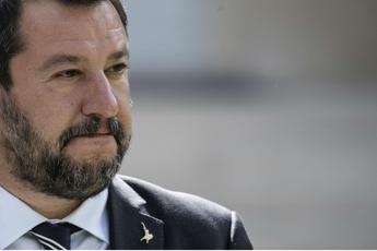 Salvini: A Conte lascio la poltrona, io mi tengo la dignità