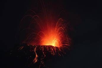 Fontane di lava sull'Etna Fontane di lava sull'Etna