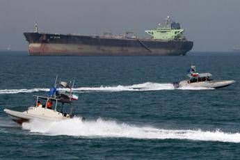 Iran sequestra petroliera nel Golfo Iran sequestra petroliera nel Golfo