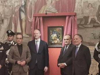 Torna in Italia 'Il Vaso di Fiori', restituito agli Uffizi Torna in Italia 'Il Vaso di Fiori', restituito agli Uffizi