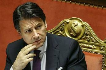 Coronavirus, Conte in Senato: È battaglia senza confini Coronavirus, Conte in Senato: È battaglia senza confini