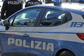 Napoli, immigrati aggrediti a sassate da baby gang Napoli, immigrati aggrediti a sassate da baby gang