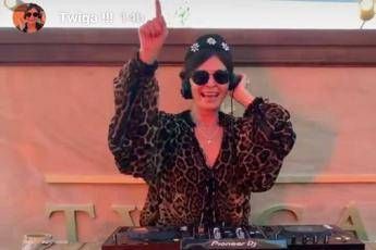 Santanchè dj al Twiga: Altro che Papeete Santanchè dj al Twiga: Altro che Papeete