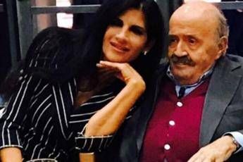 Pamela Prati ringrazia Costanzo: Programmi hanno vivacchiato su mio dolore Pamela Prati ringrazia Costanzo: Programmi hanno vivacchiato su mio dolore