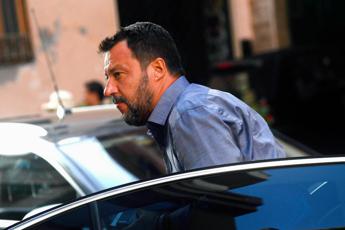 Salvini: Fondine fuori uso e auto obsolete, manovra stanzi risorse