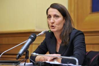 M5S, Ruocco a Paragone: Non prendo lezioni da te M5S, Ruocco a Paragone: Non prendo lezioni da te
