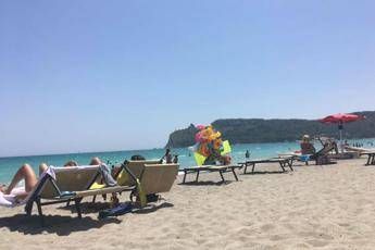 Boom di pranzo al sacco in spiaggia, insalata riso la più gettonata