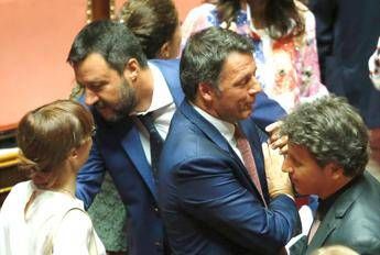 Forza Italia senza pace, aleggia fantasma Renzi-Salvini Forza Italia senza pace, aleggia fantasma Renzi-Salvini