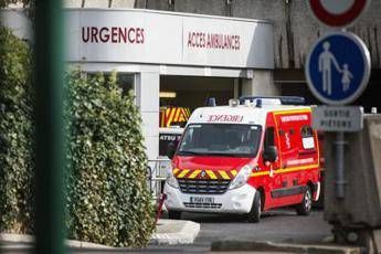 Giù dal balcone durante rapporto sessuale, è gravissimo