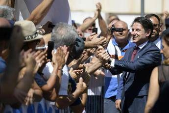 'Scatoloni' a Palazzo Chigi, Conte saluta tutti 'Scatoloni' a Palazzo Chigi, Conte saluta tutti