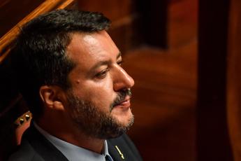 Salvini contro Fazio: Conta milioni e festeggia, fa pena