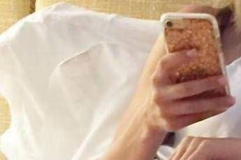 Psichiatra: Usare il cellulare di notte è dannoso Psichiatra: Usare il cellulare di notte è dannoso