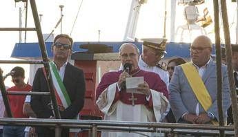 Vescovo Mazara: Non appiattirci su slogan di facile impatto Vescovo Mazara: Non appiattirci su slogan di facile impatto