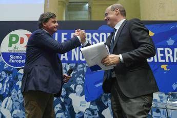 Carlo, ripensaci, Zingaretti scrive a Calenda Carlo, ripensaci, Zingaretti scrive a Calenda