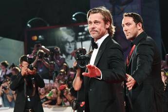Al Lido è Brad Pitt show Al Lido è Brad Pitt show