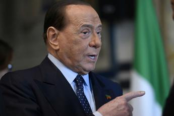 Berlusconi: Fratelli d'Italia? Mai detto fuori dalla porta