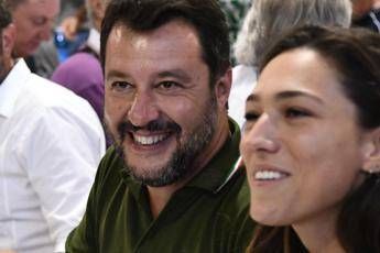 Salvini: Nessuna crisi con fidanzata, gossip surreale Salvini: Nessuna crisi con fidanzata, gossip surreale