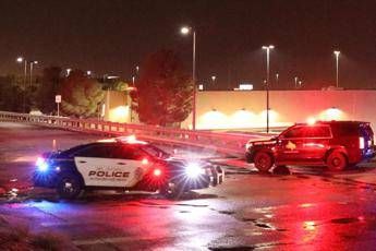 Sparatoria in Texas, 5 morti e 21 feriti Sparatoria in Texas, 5 morti e 21 feriti
