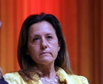 La senatrice M5S: Su Rousseau schermata nera La senatrice M5S: Su Rousseau schermata nera