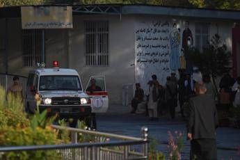 Kabul, kamikaze si fa esplodere in moschea Kabul, kamikaze si fa esplodere in moschea