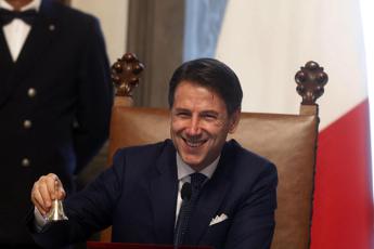 Sondaggio boccia governo, opinione negativa per 60% italiani