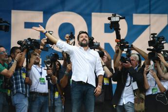 Salvini: Una bambina di Bibbiano sul palco? Anche 50...