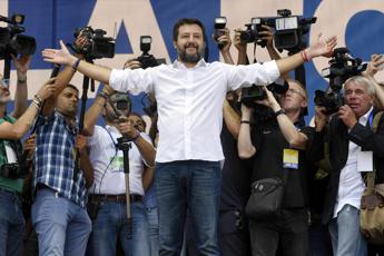 Salvini: Tanti immigrati regolari a Pontida