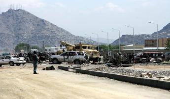 Afghanistan, attentato a comizio elettorale: 24 morti