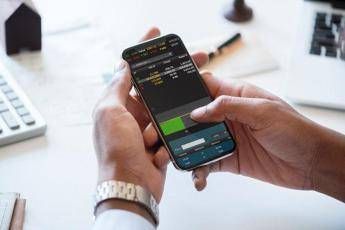 Professione Trader: sempre più italiani sono alla ricerca di un nuovo tipo di mestiere e sembrano trovare fortuna sulle piattaforme di investimento online Professione Trader: sempre più italiani sono alla ricerca di un nuovo tipo di mestiere e sembrano trovare fortuna sulle piattaforme di investimento online